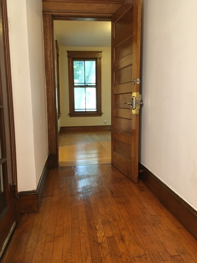 56 Canner St, Unit 2 in New Haven, CT - Building Photo - Building Photo