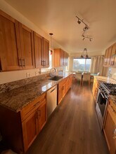 2505 Mira Vista Dr, Unit 2 in El Cerrito, CA - Foto de edificio - Building Photo