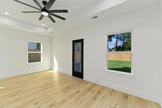 4605 Siegel St in Houston, TX - Foto de edificio - Building Photo