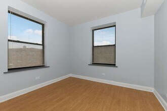 7215 S Yates Blvd in Chicago, IL - Building Photo - Building Photo