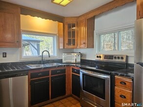 932 Saybrook Rd in Middletown, CT - Building Photo - Building Photo