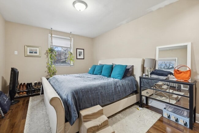 243 Montgomery St in Jersey City, NJ - Building Photo - Building Photo