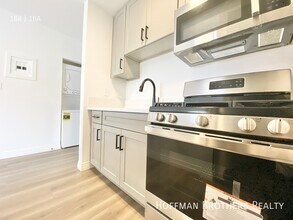 1240 S Bronson Ave in Los Angeles, CA - Building Photo - Building Photo