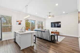 6329 Mason Ct in Dallas, TX - Building Photo - Building Photo