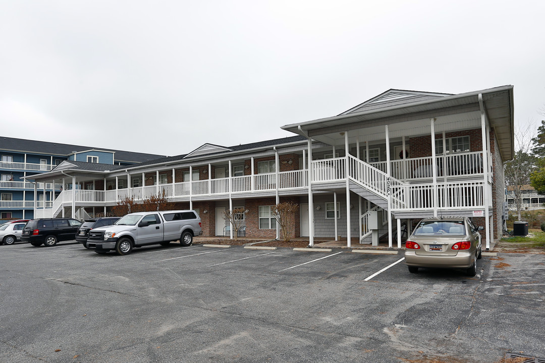 Lakeway Landing in Little River, SC - Building Photo