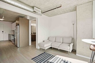 2113 S Wabash Ave in Chicago, IL - Building Photo - Building Photo