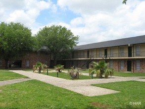 Lenora Apartments in Houston, TX - Building Photo - Building Photo