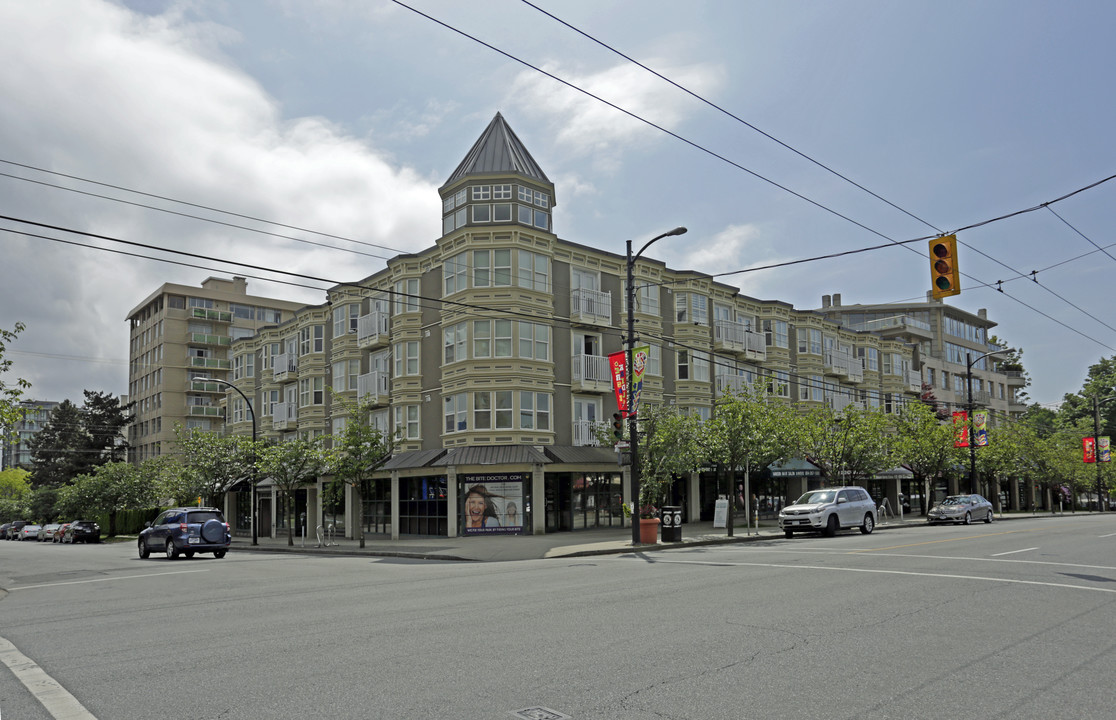 Kerrisdale Place in Vancouver, BC - Building Photo