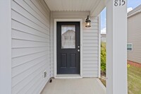 815 Delta Ln in Aiken, SC - Foto de edificio - Building Photo