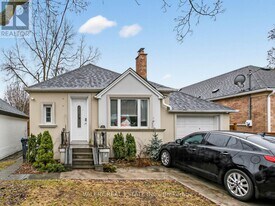 133 Meadowvale Dr in Toronto, ON - Building Photo