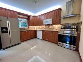 6225 SW 26th St in Miami, FL - Building Photo - Building Photo