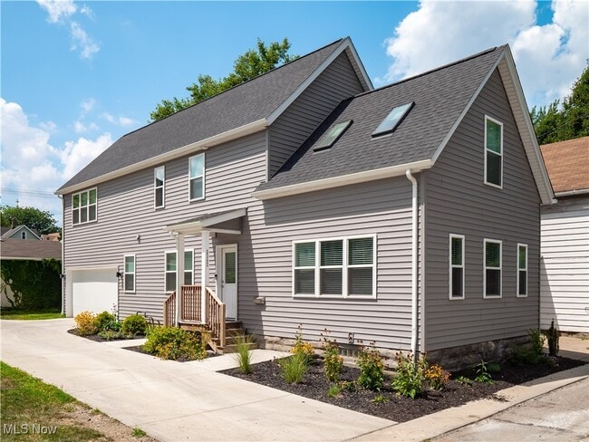 property at 2362 W 6th St