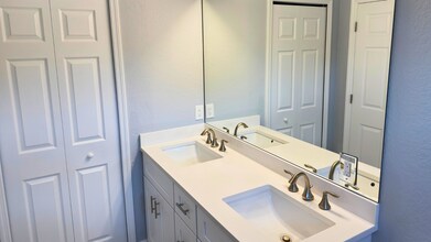 700 Broadway Ave in Lehigh Acres, FL - Building Photo - Building Photo