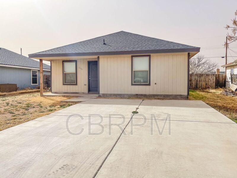 2406 Fir Ave in Lubbock, TX - Building Photo