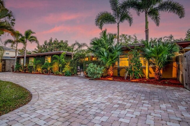 property at 4301 S Lockwood Ridge Rd