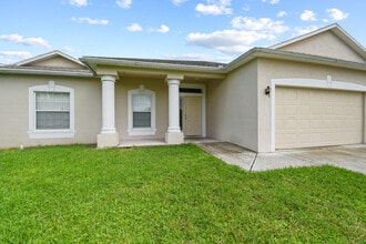 6221 NW Hacienda Ln in Port St. Lucie, FL - Building Photo - Building Photo