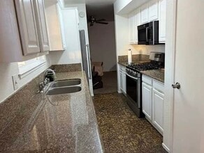 7962 Center Pky in Sacramento, CA - Building Photo - Building Photo