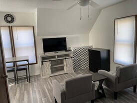 1023 S Lincoln St in Aberdeen, SD - Building Photo