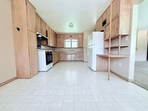 2506 Iowa St in Cedar Falls, IA - Building Photo - Building Photo