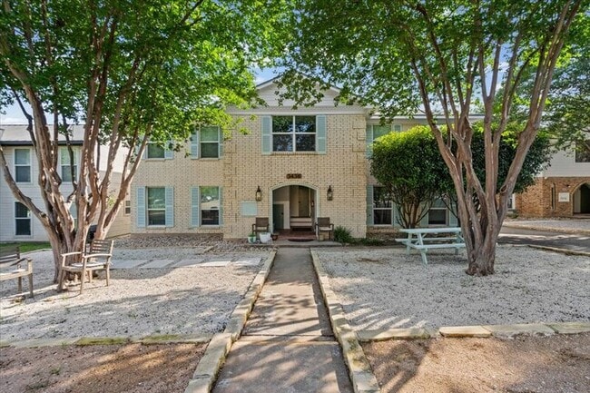 property at 3438 Willowrun Dr