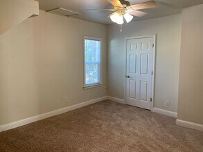 1111 Hazel St in Chico, CA - Foto de edificio - Building Photo