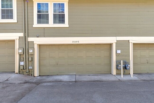 2029 S Hannibal St in Aurora, CO - Foto de edificio - Building Photo