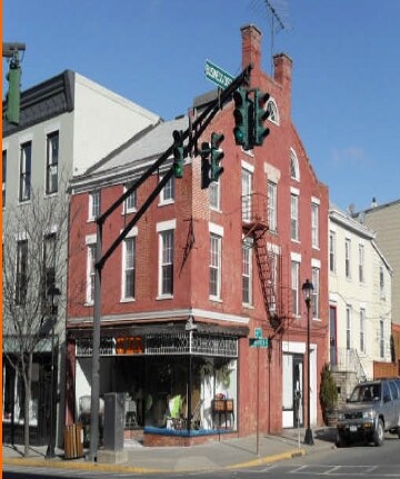 624 Warren St in Hudson, NY - Foto de edificio - Building Photo