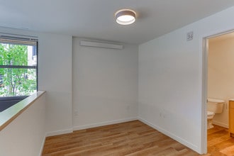 Zella Apartments in Seattle, WA - Foto de edificio - Interior Photo