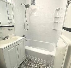 25-52-52 73rd St in Queens, NY - Building Photo - Building Photo