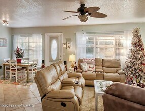 1550 4th Ave in Vero Beach, FL - Building Photo - Building Photo