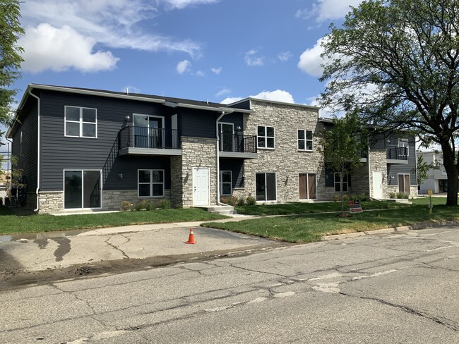 1251 & 1241 Woodward Heights, Hazel Park in Hazel Park, MI - Building Photo - Primary Photo