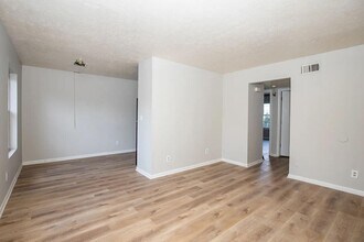 7417 Garrison Rd in Louisville, KY - Building Photo - Building Photo