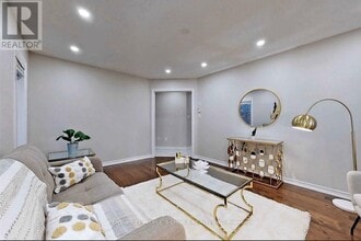 23 Knotty Pine Ave in Cambridge, ON - Building Photo - Building Photo