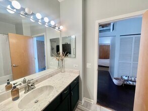 1935 N Fairfield Ave in Chicago, IL - Building Photo - Building Photo