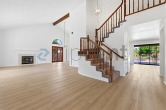6863 De Grazia Rd in Riverside, CA - Foto de edificio - Building Photo