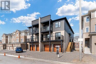 32 Wagon Ln in Barrie, ON - Building Photo - Building Photo