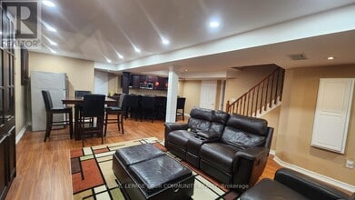 198 Roseheath Dr in Vaughan, ON - Building Photo - Building Photo