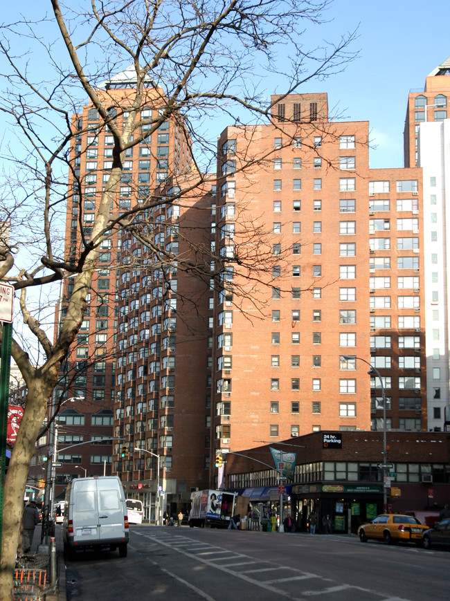 Village Mayfair Apartments in New York, NY - Building Photo - Building Photo