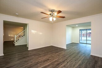 7838 Sunny Ridge Dr in Houston, TX - Building Photo - Building Photo