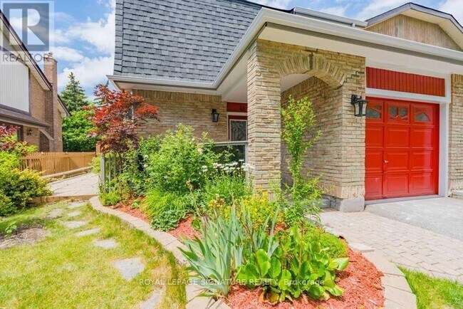 48 Lawndale Crescent in Brampton, ON - Building Photo - Building Photo