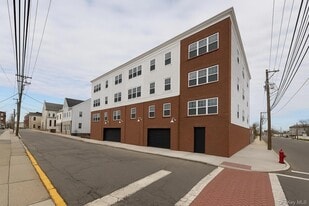 122 Greenwich Ave, Unit 304 in Goshen, NY - Building Photo