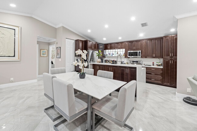 9906 Harbour Lake Cir in Boynton Beach, FL - Building Photo - Building Photo