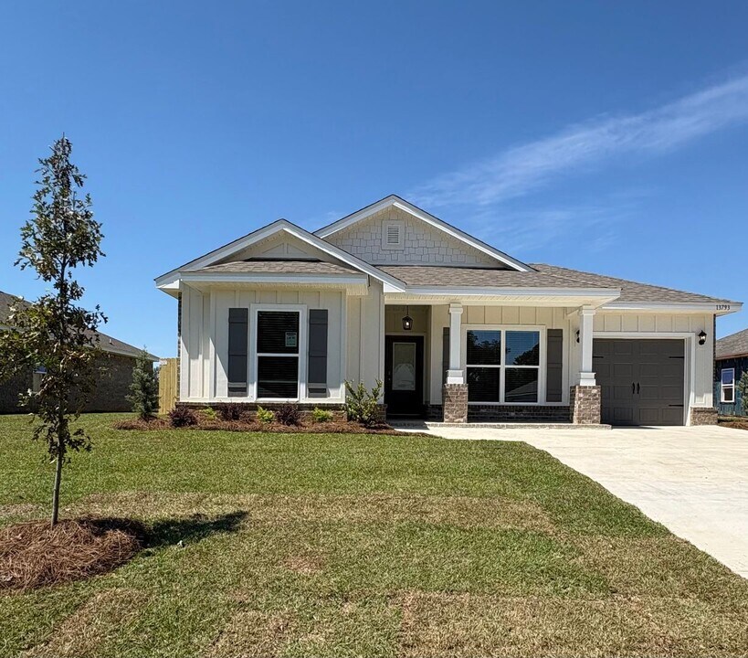 13793 Shea Cir in Foley, AL - Building Photo
