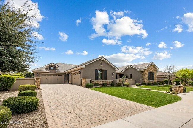 2051 E Aris Dr in Gilbert, AZ - Building Photo - Building Photo