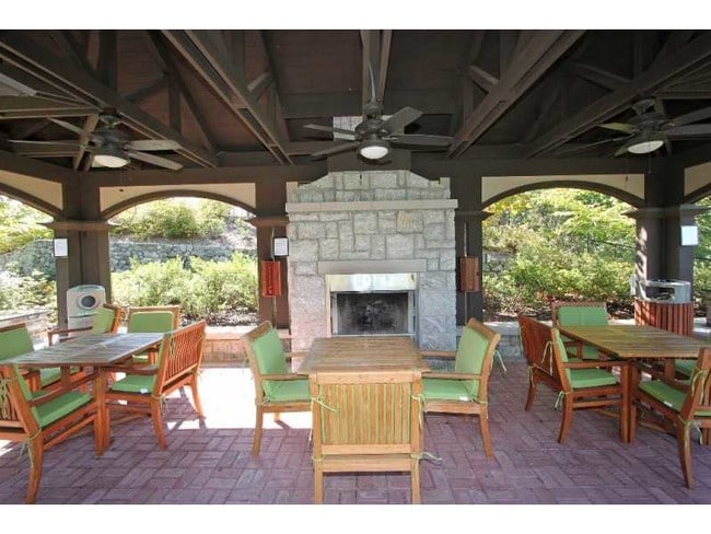 2950 Mt Wilkinson Pkwy SE, Unit 402 in Atlanta, GA - Building Photo - Building Photo