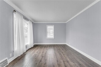 19205 Pasnow Ave in Euclid, OH - Building Photo - Building Photo