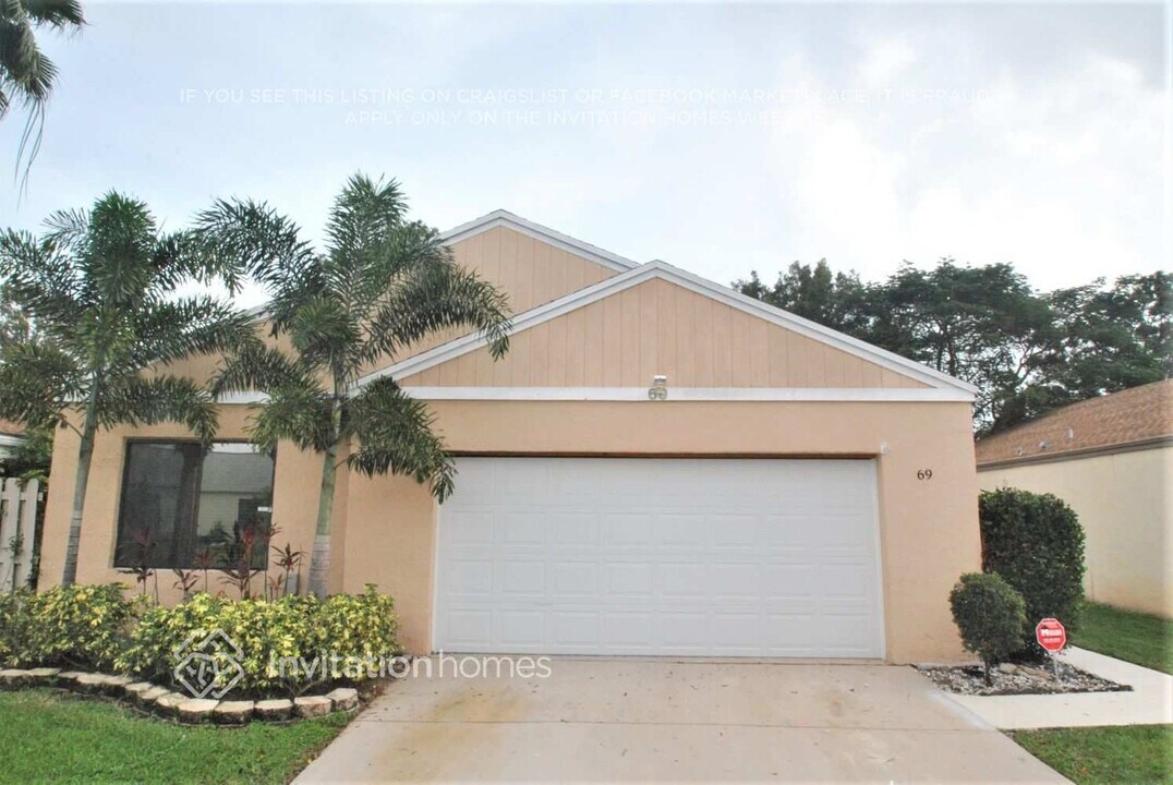 69 Buxton Ln in Boynton Beach, FL - Building Photo