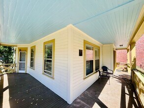 2023 NW Kearney St in Portland, OR - Foto de edificio - Building Photo