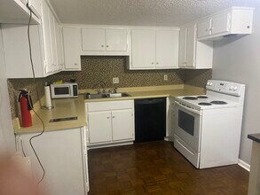 3649 Haughton Ln, Unit #2 in Memphis, TN - Foto de edificio - Building Photo