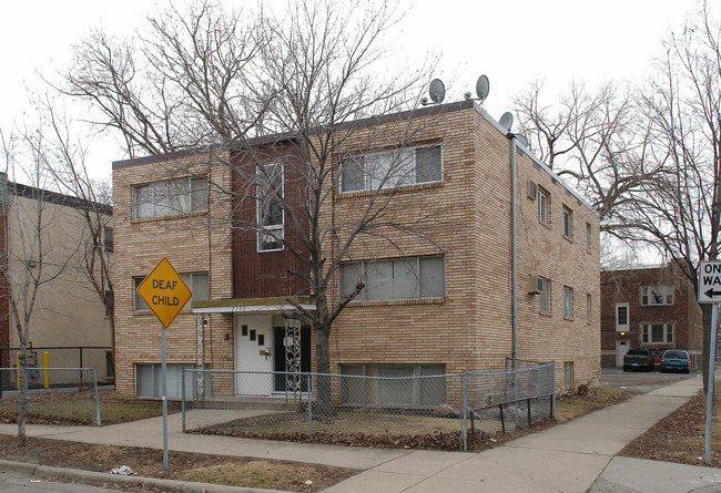 2700 Grand Ave S in Minneapolis, MN - Building Photo - Building Photo